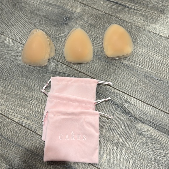 Cream Intimates - Picture 2 of 2